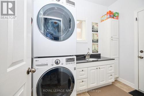 5 Evergreens Drive, Grimsby, ON - Indoor Photo Showing Laundry Room
