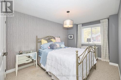 5 Evergreens Drive, Grimsby, ON - Indoor Photo Showing Bedroom