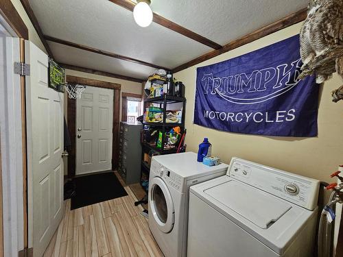 565 Wallinger Avenue, Kimberley, BC - Indoor Photo Showing Laundry Room