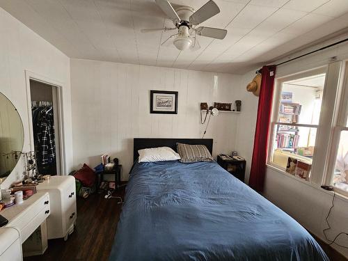 565 Wallinger Avenue, Kimberley, BC - Indoor Photo Showing Bedroom