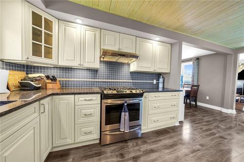 2970 Lakeshore Road, Dunnville, ON - Indoor Photo Showing Kitchen With Upgraded Kitchen