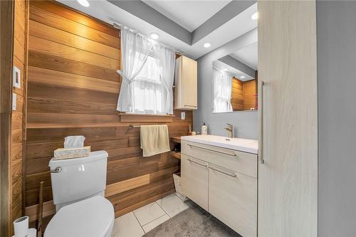 2970 Lakeshore Road, Dunnville, ON - Indoor Photo Showing Bathroom