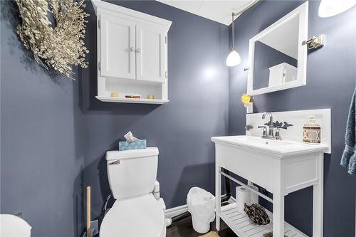 2970 Lakeshore Road, Dunnville, ON - Indoor Photo Showing Bathroom