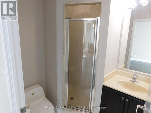 1103 - 90 Absolute Avenue, Mississauga, ON - Indoor Photo Showing Bathroom