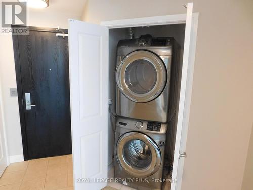1103 - 90 Absolute Avenue, Mississauga, ON - Indoor Photo Showing Laundry Room