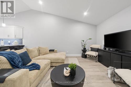 24 Buchanan Avenue, Prince Edward County, ON - Indoor Photo Showing Living Room