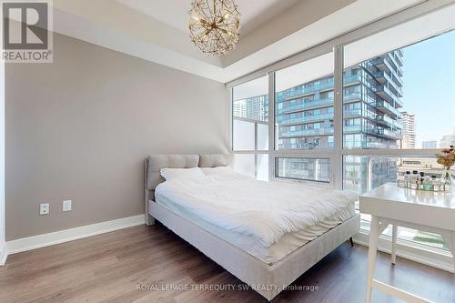 1001 - 30 Roehampton Avenue, Toronto, ON - Indoor Photo Showing Bedroom