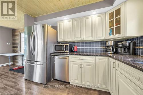 2970 Lakeshore Road, Haldimand, ON - Indoor Photo Showing Kitchen