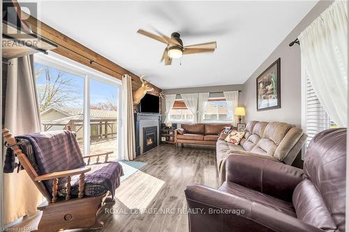 2970 Lakeshore Road, Haldimand, ON - Indoor Photo Showing Living Room With Fireplace