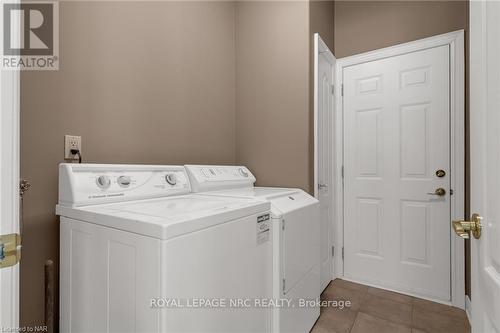 6 - 42 Concord Street, Pelham, ON - Indoor Photo Showing Laundry Room