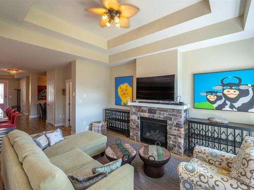 955 Holden Road, Penticton, BC - Indoor Photo Showing Living Room With Fireplace