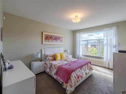 955 Holden Road, Penticton, BC - Indoor Photo Showing Bedroom
