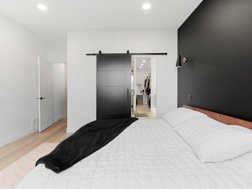 208 Skyland Drive, Kelowna, BC - Indoor Photo Showing Bedroom