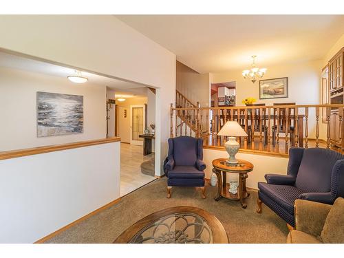 317 4Th Avenue S, Creston, BC - Indoor