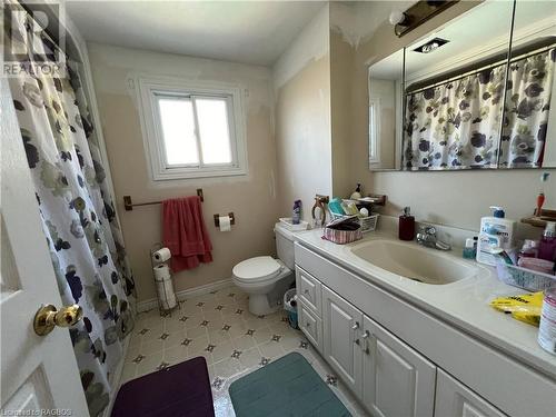 222 Willow Road, Kincardine, ON - Indoor Photo Showing Bathroom