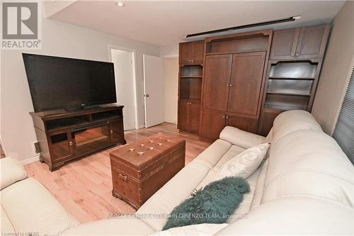 3197 Lindley Street, Malahide, ON - Indoor Photo Showing Living Room