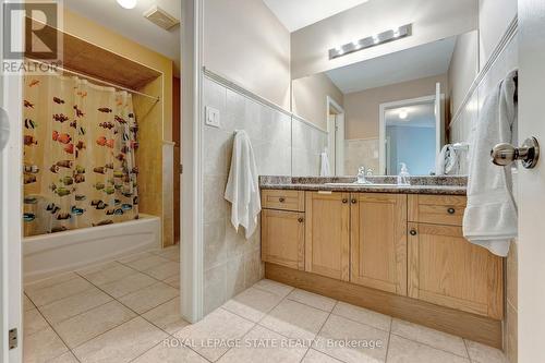 98 Kendrick Court, Hamilton, ON - Indoor Photo Showing Bathroom