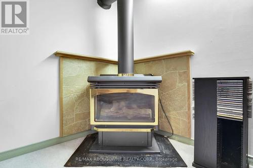 175 Banbury Rd, London, ON - Indoor With Fireplace