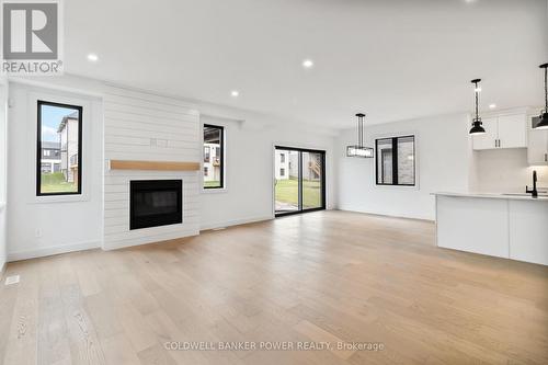 1623 Upper West Avenue, London, ON - Indoor With Fireplace