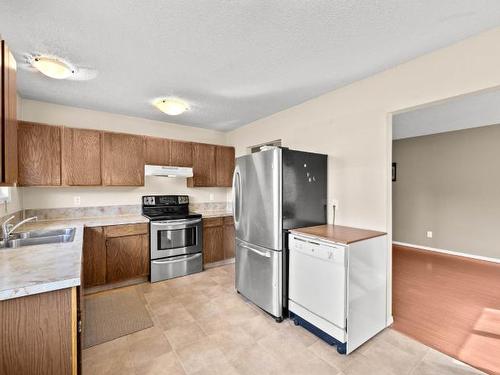3413 Bank Road, Kamloops, BC - Indoor Photo Showing Kitchen With Double Sink