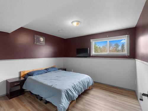 5966 Pringle Road, Kamloops, BC - Indoor Photo Showing Bedroom