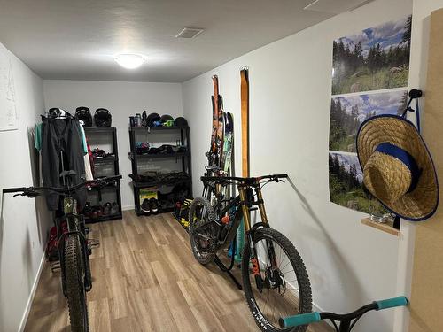 5966 Pringle Road, Kamloops, BC - Indoor Photo Showing Other Room