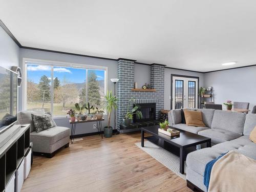 5966 Pringle Road, Kamloops, BC - Indoor Photo Showing Living Room With Fireplace
