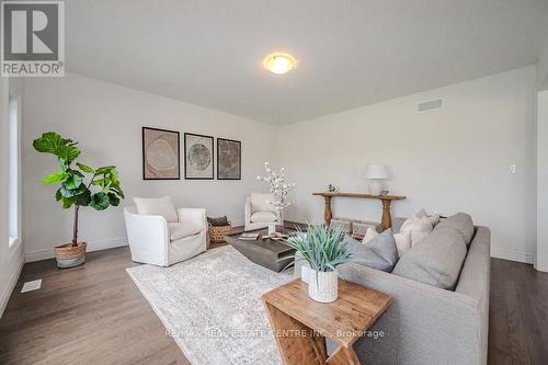 57 Macalister Boulevard, Guelph, ON - Indoor Photo Showing Living Room