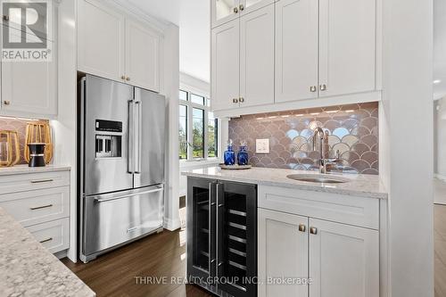 1-1061 Eagletrace Drive, London, ON - Indoor Photo Showing Kitchen