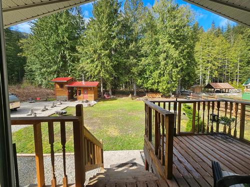 114 Eagles Nest Road, Nakusp, BC - Outdoor With Exterior