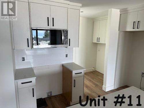 981 12 Street Se Unit# 26, Salmon Arm, BC - Indoor Photo Showing Kitchen