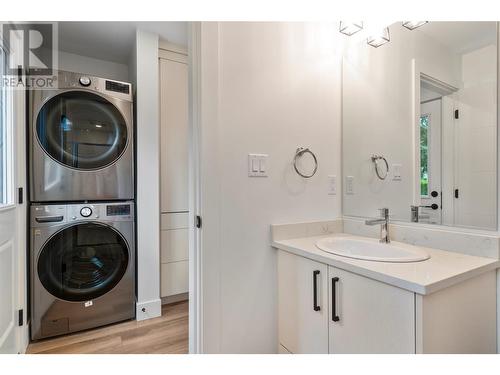 981 12 Street Se Unit# 26, Salmon Arm, BC - Indoor Photo Showing Laundry Room