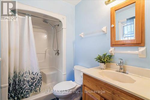 1055 Sugar Bush Lane, Minden Hills, ON - Indoor Photo Showing Bathroom