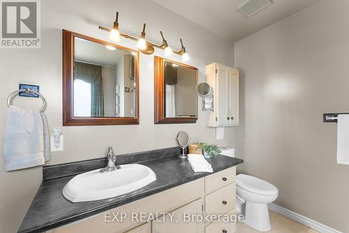 22 Sikorski Avenue, St. Catharines, ON - Indoor Photo Showing Bathroom