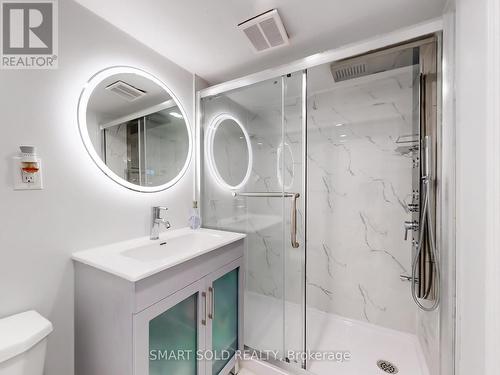 58 Hoey Crescent, Oakville, ON - Indoor Photo Showing Bathroom