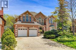 4019 LOOKOUT CRT  Mississauga, ON L4W 4E9