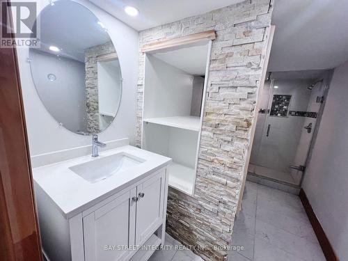 Bsmt - 220 Sixteen Mile Drive, Oakville, ON - Indoor Photo Showing Bathroom