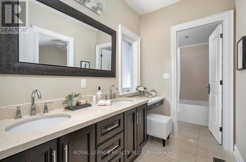 1394 Victor Avenue, Mississauga, ON - Indoor Photo Showing Bathroom