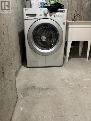 105 Larkin Avenue, Markham, ON - Indoor Photo Showing Laundry Room