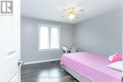 350 Thorncrest Drive, Waterloo, ON - Indoor Photo Showing Bedroom