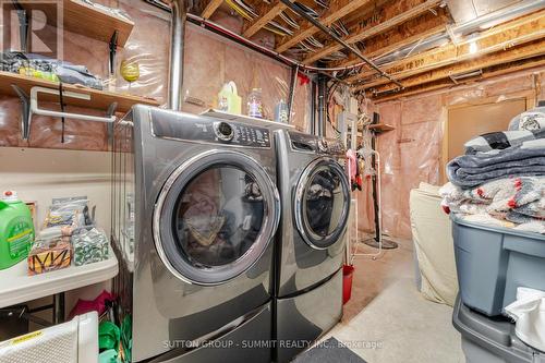 1065 Halliday Avenue, Mississauga, ON - Indoor Photo Showing Laundry Room