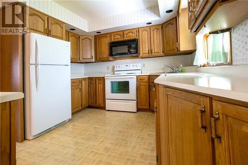 23 Church Avenue, Iroquois, ON - Indoor Photo Showing Kitchen