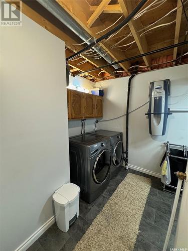 2332 Hamelin Street, North Battleford, SK - Indoor Photo Showing Laundry Room