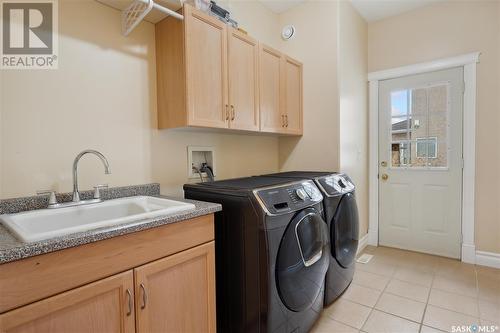 621 Brookhurst Court, Saskatoon, SK - Indoor Photo Showing Laundry Room