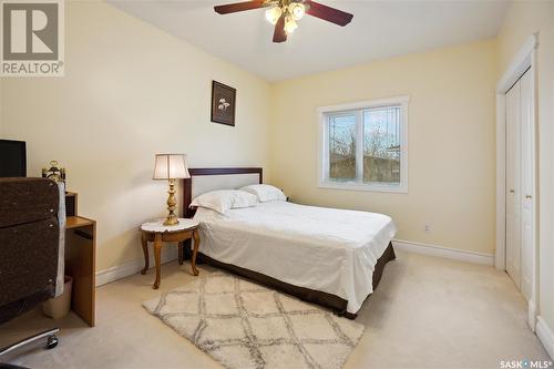 621 Brookhurst Court, Saskatoon, SK - Indoor Photo Showing Bedroom