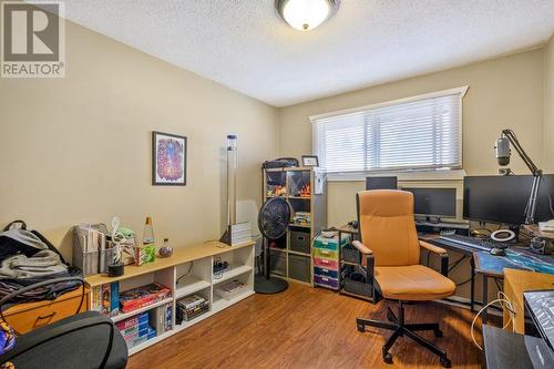 3714 14 Street Nw, Calgary, AB - Indoor Photo Showing Office