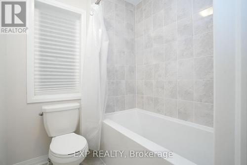 177 Leslie Davis Street, North Dumfries, ON - Indoor Photo Showing Bathroom