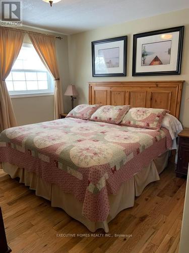 111-8 - 1052 Rat Bay Road, Lake Of Bays, ON - Indoor Photo Showing Bedroom