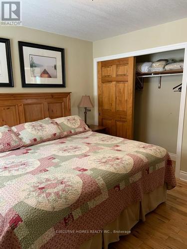 111-8 - 1052 Rat Bay Road, Lake Of Bays, ON - Indoor Photo Showing Bedroom