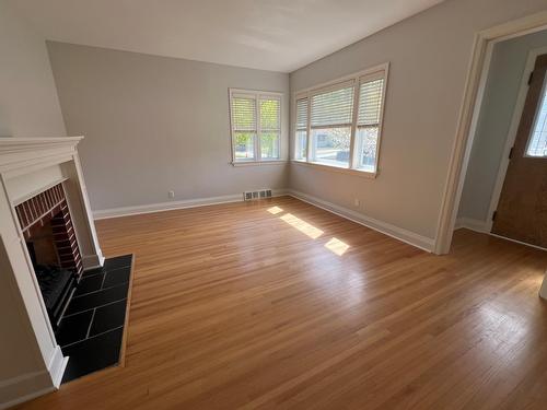 527 Portia Crescent, Trail, BC - Indoor Photo Showing Other Room